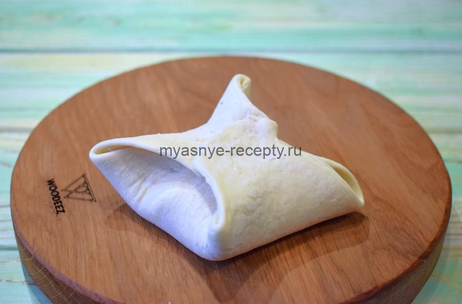 Приготовление слоек с отварной свининой и куриным вареным яйцом, шаг 10 Приготовление слоек с отварной свининой и куриным вареным яйцом, шаг 10